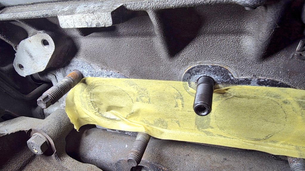GT_happy0129's tweet photo. 🐍MGDターボ新商品✨️
🔩 強化エキゾーストスタッドボルト（SR20 / RB25用)
@MAMBATEKJP様から
テスト品が届いたので紹介します！
ネジサイズ
M10 × 1.25ピッチ
材質は SNCM439

高温環境のエキマニ周りでも
かなり高い耐久性が期待できます💪

ナットは少し珍しい
11mm 12角
ここは好みが分かれる部分ですが…
純正の 14mmナットより工具スペースが確保しやすい ので
狭い場所でも作業しやすいメリットもあります🤔
使う場所によっては取り回しが難しい場面もあるかと思いますが
実際に触ってみると個人的にはかなりアリでした🫶

購入はこちらから⏬️
https://t.co/rvEQCOmP5O

購入の際は割引クーポンコードの使用をお忘れなく⚠️

⏬️クーポンコードはこちら⏬️
『MGDXTAKANO2025』

#MAMBAターボの回し者