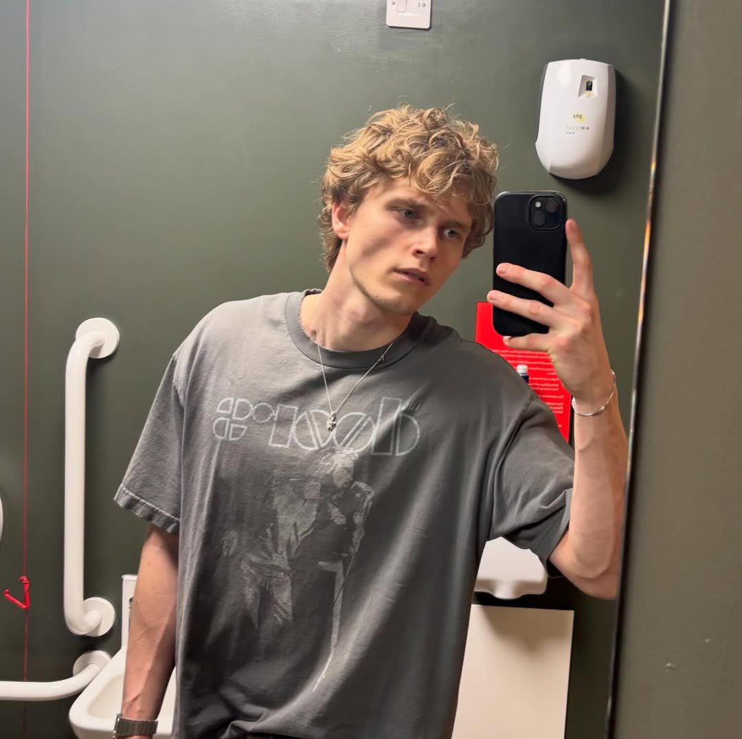 luke c. tweet media