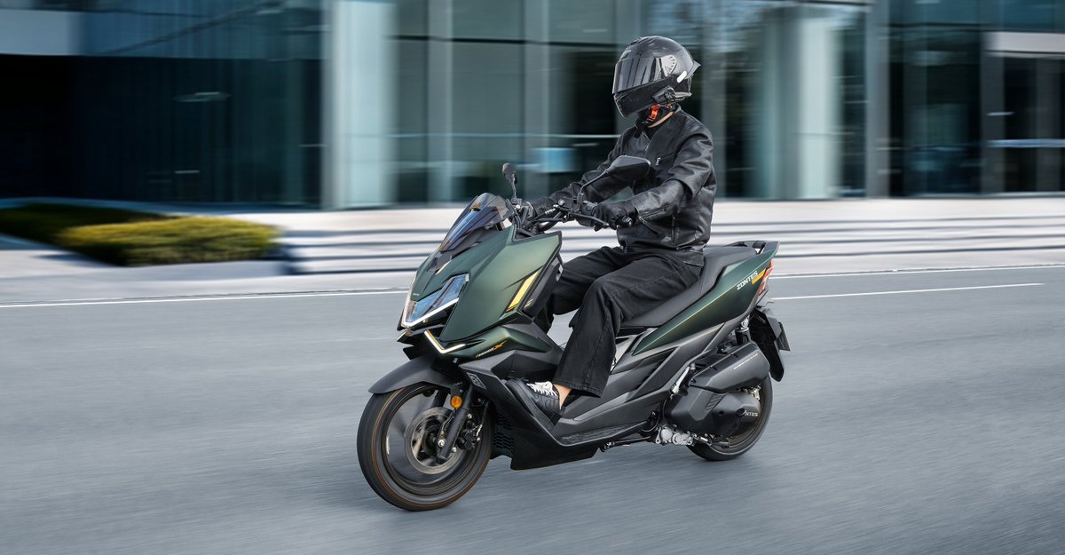 TMC100834's tweet photo. 次回便（４月末頃日本入港予定）の便で、Zontesの最新モデル「150X」のサンプル車両が届きます！！

春先に先行予約開始する予定です！

150ccなのにここまでやる？

✔ アルミフレーム
✔ 水冷150cc
✔ フルLED
✔ ABS
✔ スマートキー
装備、クラス超え。
ZONTES 150X https://t.co/rQyO0Q9cjo