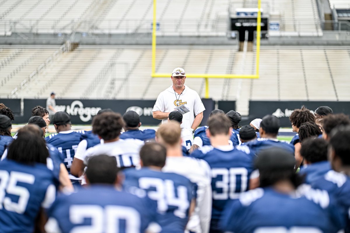 Day 1 done ☑️

🗞️ buzz.gt/SprngPrc260310
#StingEm 🐝