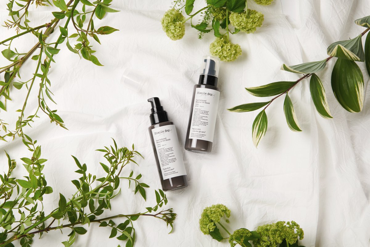 シンプルデイ　フィールリリーヴドミネラルUVシールド
紫外線は気にねるけど、ベタつき・ゴワつきを抑えたい方におすすめ
しっとりとした使用感で、顔や全身にお使いいただけて、シリコーン不使用なので石鹸で落とせます