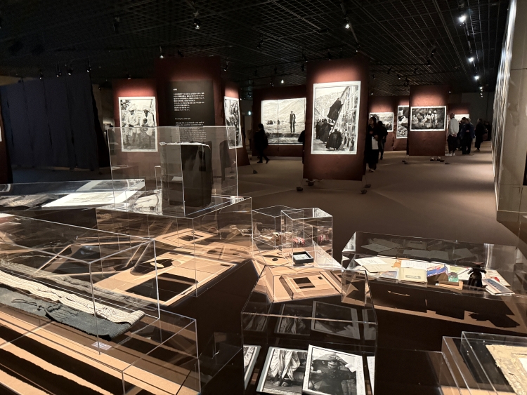 FASHIONHL's tweet photo. Yuriko Takagi’s First Museum Exhibition in Tokyo “Threads of Beauty 1995–2025” Opens at Bunkamura Museum
→https://t.co/C2mAYzDyvk
#YurikoTakagi #ThreadsofBeauty #BunkamuraMuseum https://t.co/CuBjSLb761