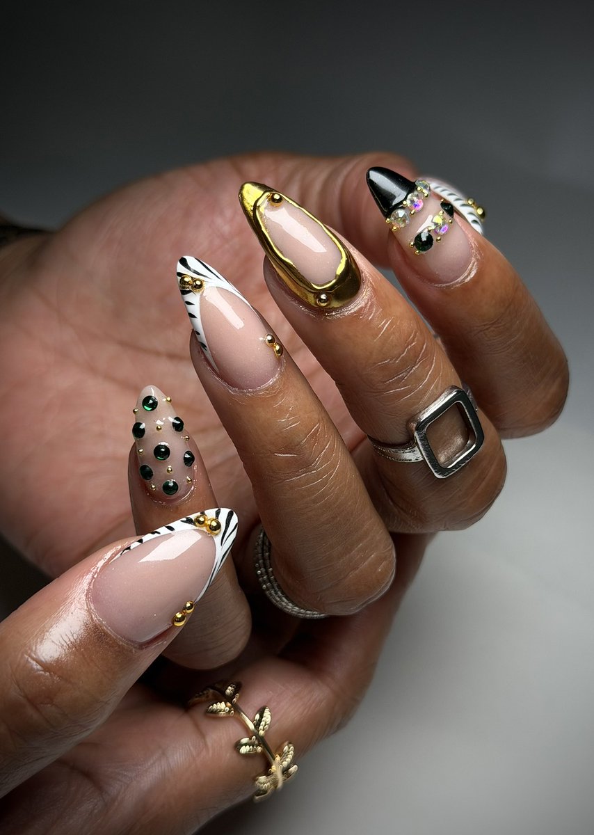 Milanomanvel's tweet image. Manvel girls know the secret 💅
Perfect nails = instant glow-up ✨

At Milano Nail Spa Manvel, every set is designed to elevate your look, your mood, and your confidence.

#MilanoNailSpaManvel #springnails #nailinspo #NailArt #springreset