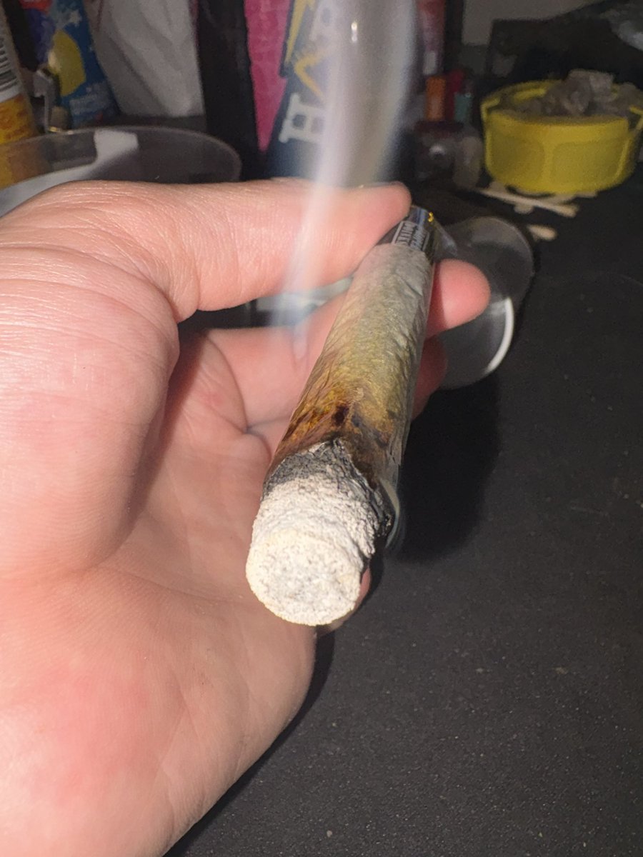 710jae's tweet photo. 1/8 of Oz kush from Alienlabs FL in a elements KSW and @properdoinks 13mm warriors tip. solid af for fl med bud https://t.co/YR7AcpRDUY
