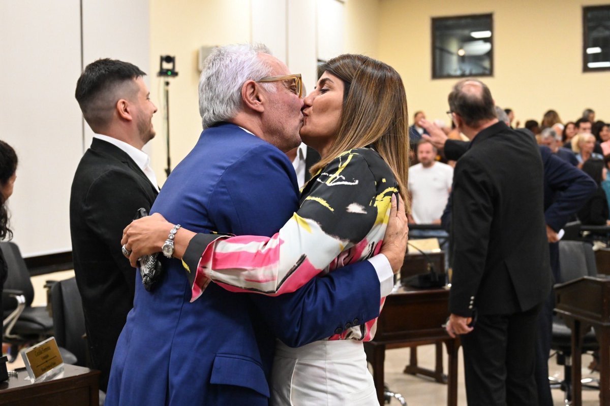 ZamoraJulio's tweet photo. Hoy abro un nuevo año en esta casa legislativa con la esperanza de construir los acuerdos necesarios para llevar lo mejor al vecino de Tigre, mediante la libre discusión de ideas.

Muchas veces estamos viendo que la cuestión de la realidad se despega de lo que se comunica, y a veces lo que vemos son cuestiones totalmente injuriantes que lejos están de ser fructíferas. 

Debemos construir un diálogo maduro y constructivo para mejorar la democracia, y demostrar así desde @MunicipioTigre que hay otra forma de abordar la política.

#TigreEsMiVida