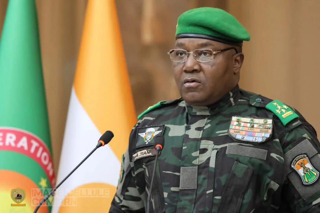 malkoomx00's tweet photo. #Niger 🇳🇪🏙️ #ActuAfrique
Pourquoi transférer la capitale à #Agadem est une NECESSITÉ et non un simple souhait.
Ce projet est le pivot d'une nouvelle stratégie de survie et de souveraineté pour le pays. Analyse d'un tournant historique en 5 points. 👇
⤵️ https://t.co/7j3y3VaUPk