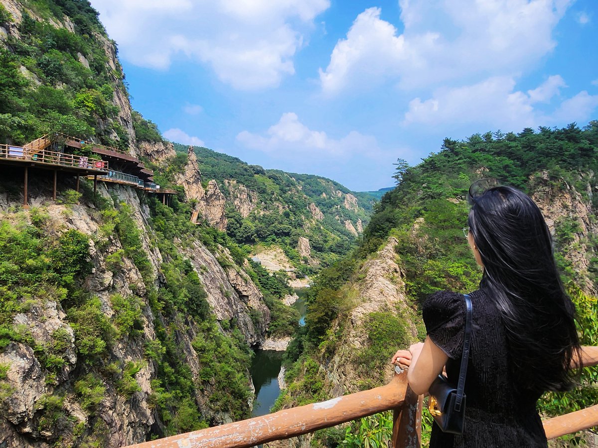 dyetdz's tweet photo. 我见青山多妩媚，料青山见我应如是🇨🇳 https://t.co/SQ4rbvLpRM