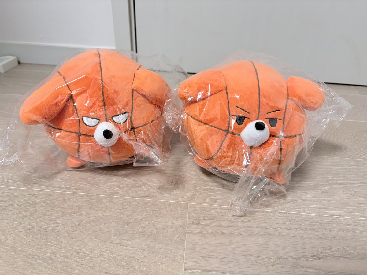 420x111's tweet photo. 가비지타임 공아지 성준수 기상호 전영중 박병찬 미개봉품 4개 일괄 운미포 9.5에 원가이하 양도합니다! #kbl #공아지

택 달려있고 비닐개봉도 안 한 새상품입니다 https://t.co/XdwbmDUkmv