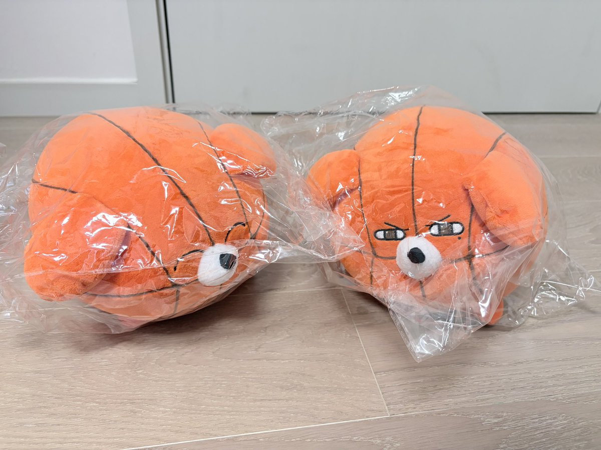 420x111's tweet photo. 가비지타임 공아지 성준수 기상호 전영중 박병찬 미개봉품 4개 일괄 운미포 9.5에 원가이하 양도합니다! #kbl #공아지

택 달려있고 비닐개봉도 안 한 새상품입니다 https://t.co/XdwbmDUkmv
