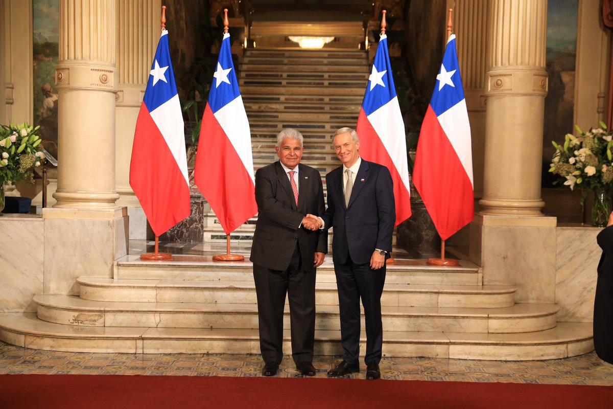 Embajada de Panamá en Chile tweet media