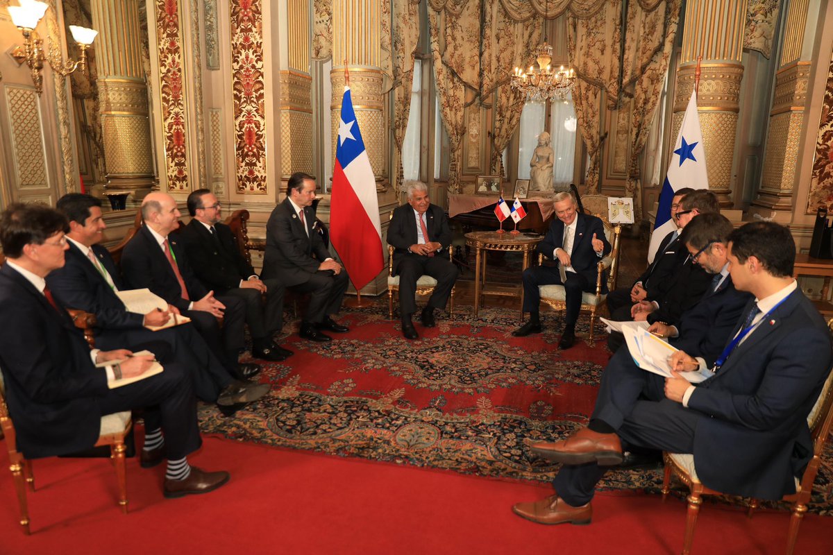 Embajada de Panamá en Chile tweet media