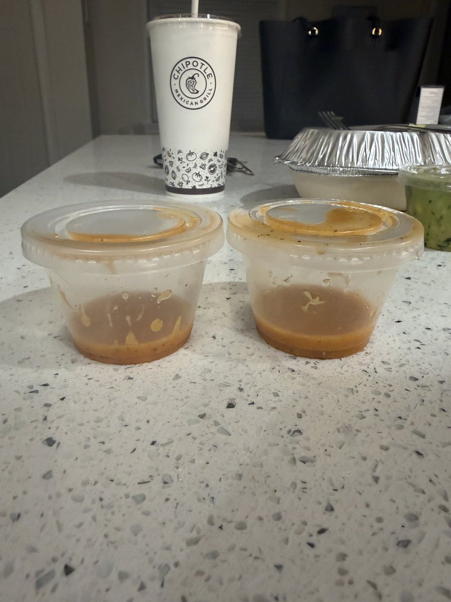 gbuddz_'s tweet photo. @ChipotleTweets do something https://t.co/IfztPIlqCv