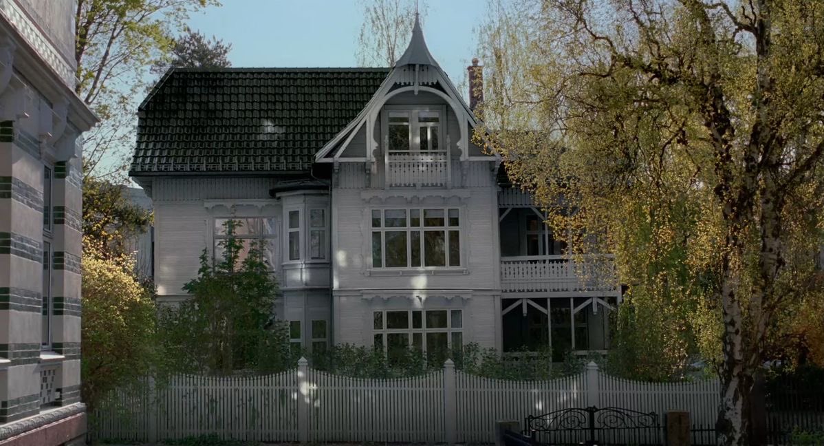 sentimental value (2025) - dir. joachim trier