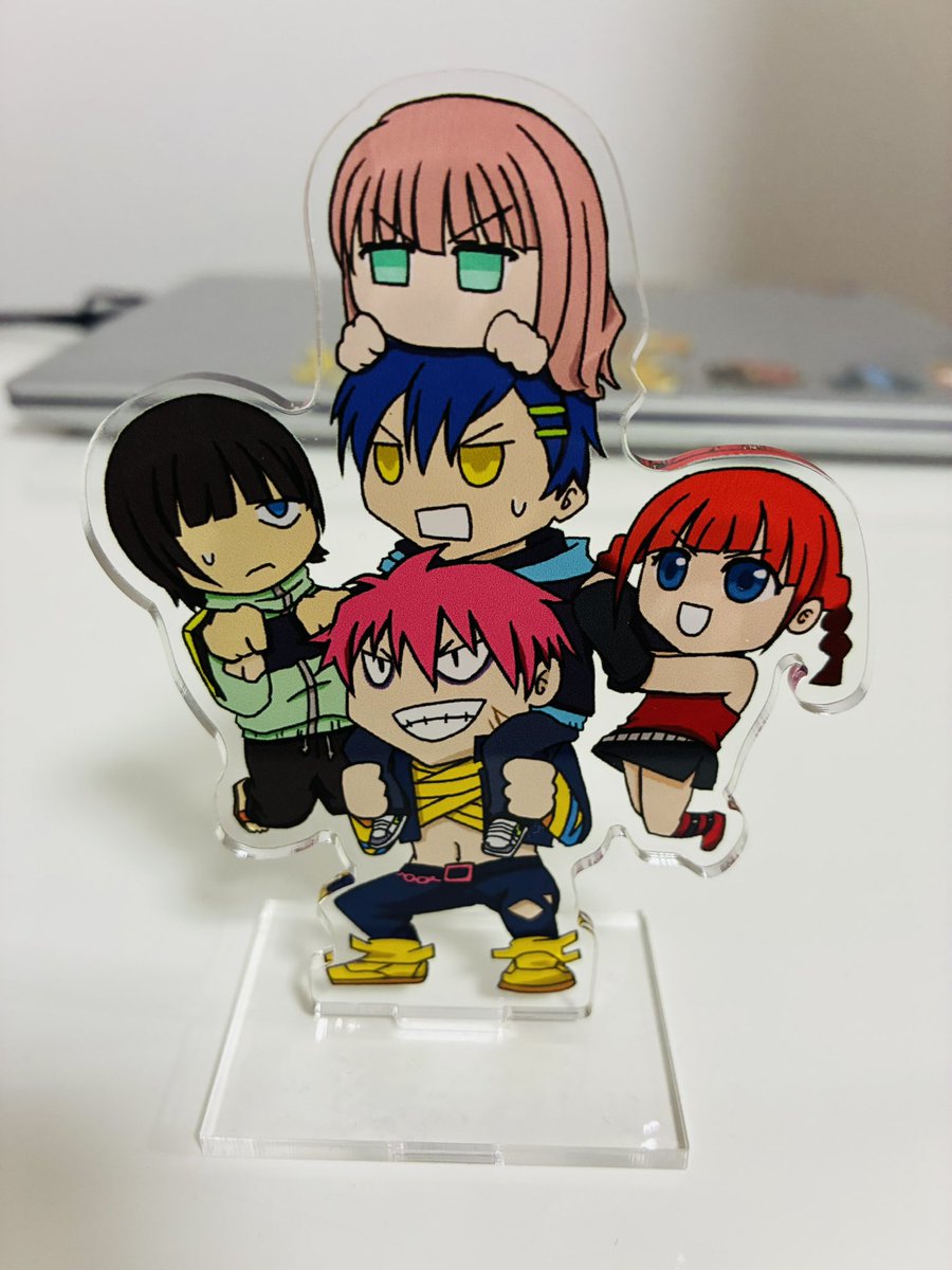 初めてアクスタ作ってもらった！
個人的に良い出来で嬉しい。
オンリーイベで販売予定。
#ダイナゼノン