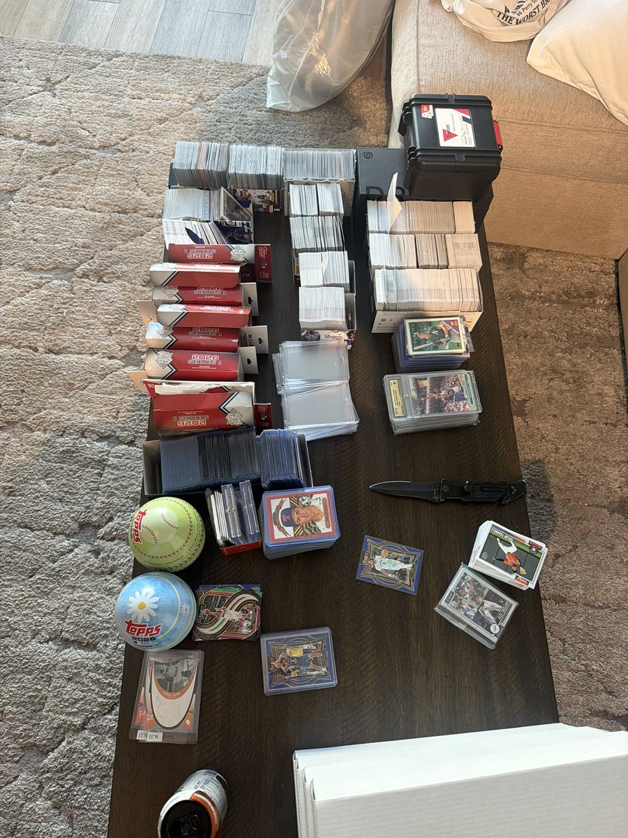 Time to sort and then see what I can sell, PC, or PSA!! <a href="/CardPurchaser/">Card Purchaser</a>