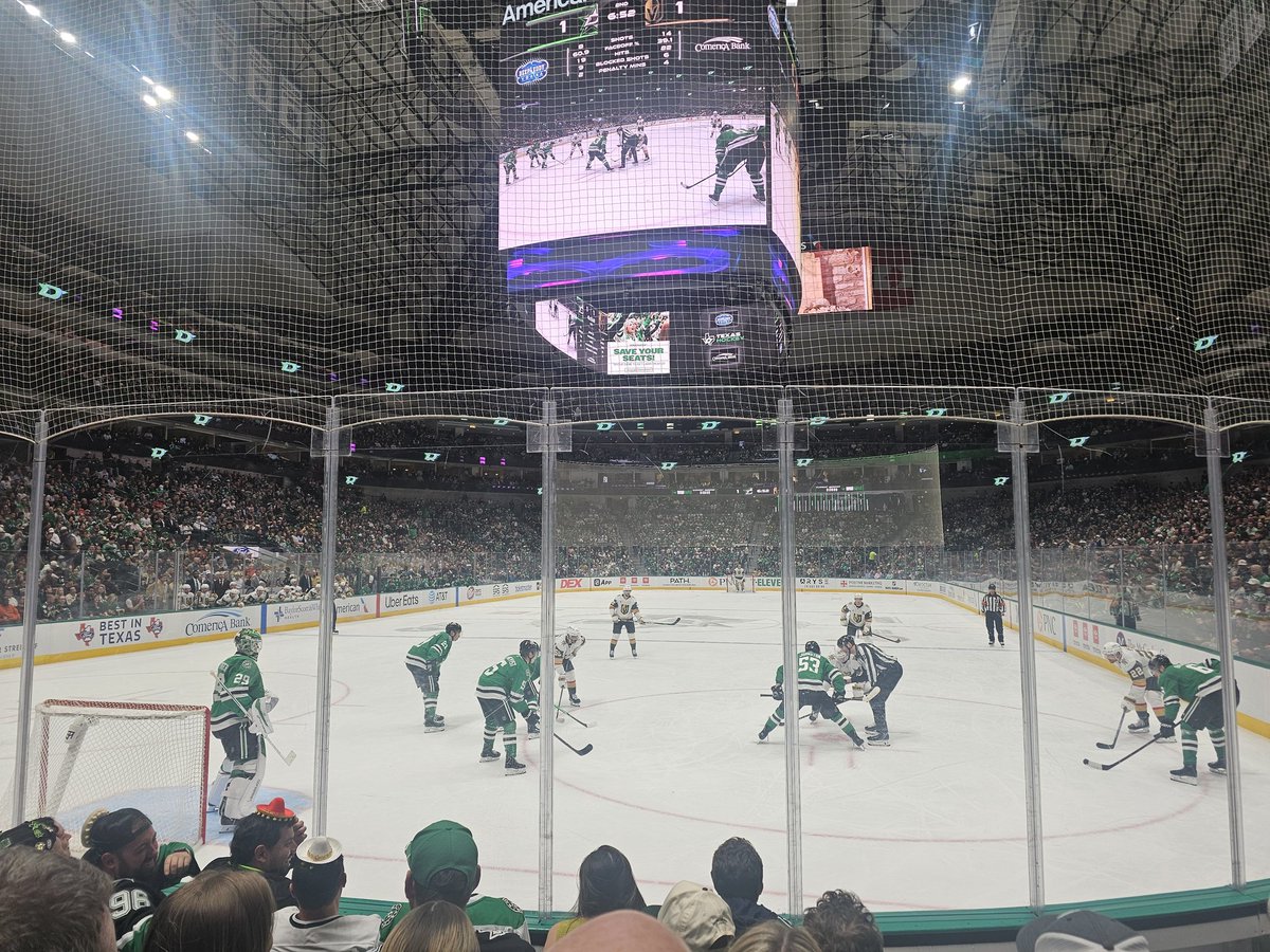 MickAncho's tweet photo. @RemyLaCroixxxxx 

Vegas at Dallas 

When are you going to come watch a game with me? https://t.co/X2DszFx0hz