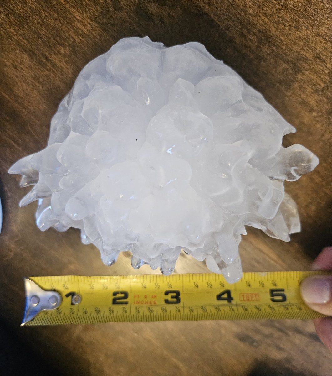 MattDevittWX's tweet photo. WOW! Monster hail 5-6" in diameter today west of Kankakee, Illinois. Credit: Desiree Giacometti😳 @stormhour https://t.co/PZQODvxwAs