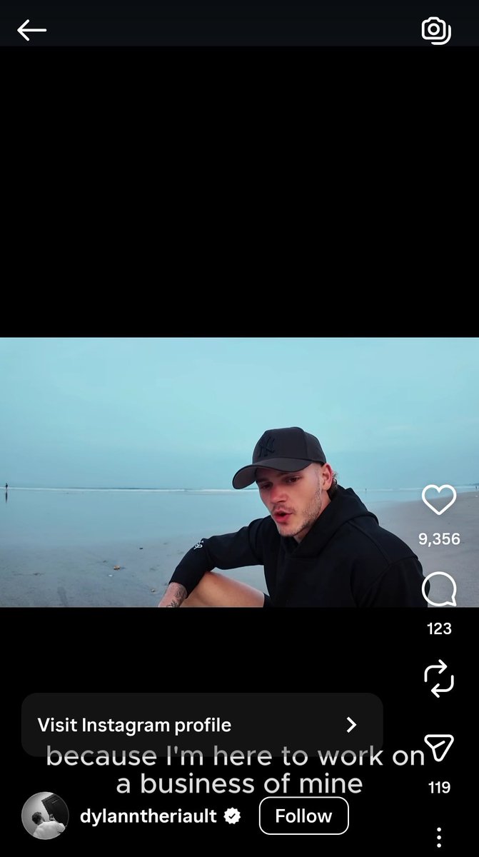 Bule. WNA 100%. Di Bali belum setaun. Sdh bikin pabrik baju rumahan plus punya toko. Yg ngehype banyak banget, ya WNI-WNI juga. Nyaman. Bakal punya kost-kostan &amp; rental. Nanti temen²nya datang gosah nginep hotel. Makan masak sendiri. Jalan² ya dia juga yg ngeguide. Pemerintahnya