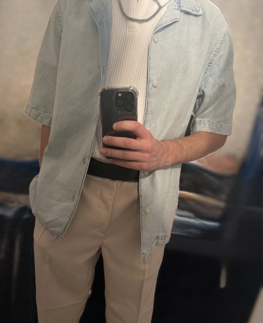 gayococ's tweet photo. Der Boss war shoppen! Wer will als Nächstes dienen und meinen Luxus finanzieren ihr Hunde! 
#findom #cashmaster #luxus #drain https://t.co/U5GCA1eZH4