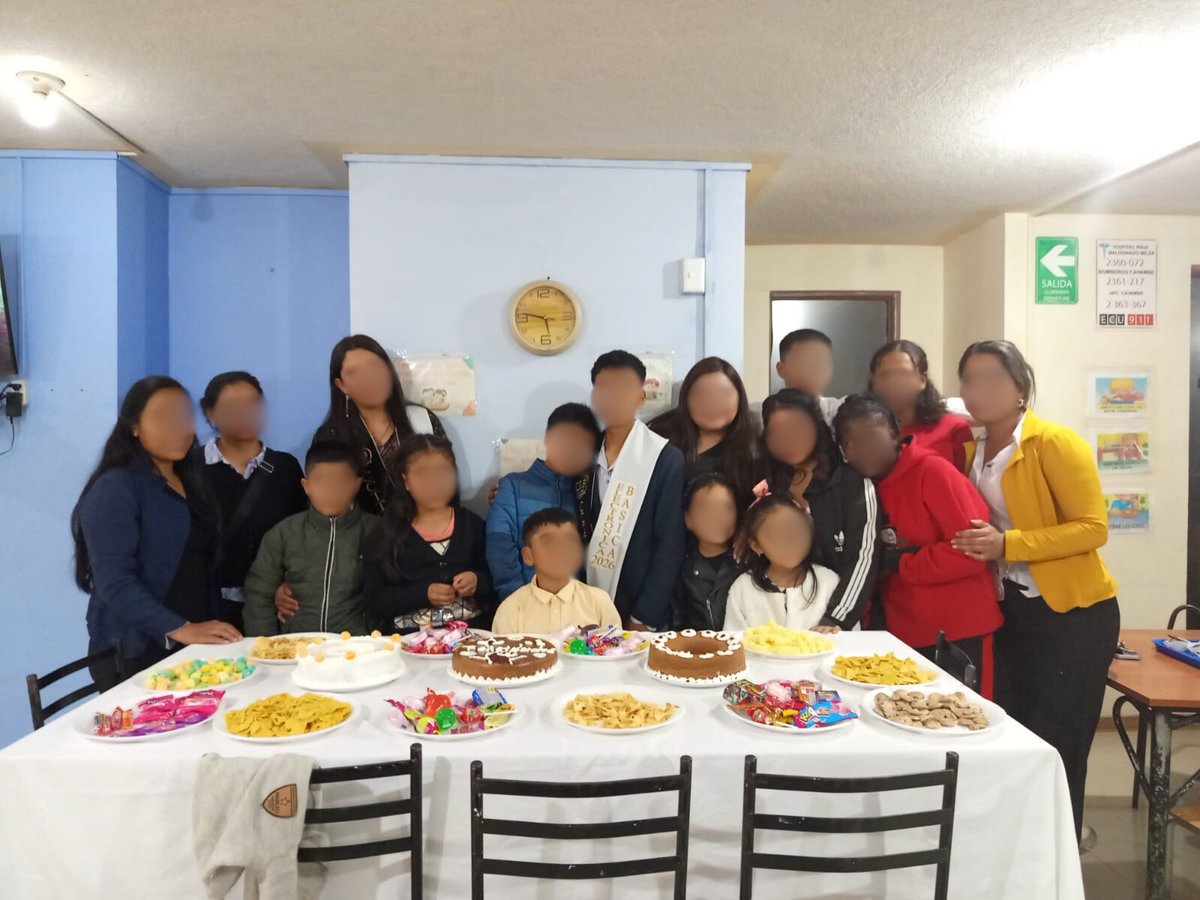 SantiagoPartner's tweet photo. Celebrate our graduates' success with us in our March update! 

https://t.co/G73A6bQfAQ

#SantiagoPartnership #EcuadorMission #OneDay #GraduateSuccess #MarchUpdate #EducationCelebration #StudentAchievement #CommunitySupport #YouthEmpowerment #FutureLeaders https://t.co/wJHJhWxfzS