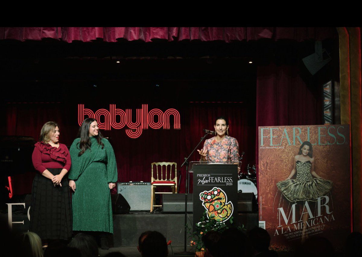 winspain's tweet image. 💙 WiN Spain participó en los Premios Mujer #Fearless de @Fearless_Mgzn que reconocen el talento y liderazgo femeninos

Nuestras presidenta Amparo Soler y vicepresidenta Ana González entregaron el premio al Liderazgo Energético⚡️a Rocío @monasterioR

¡Enhorabuena a las premiadas!