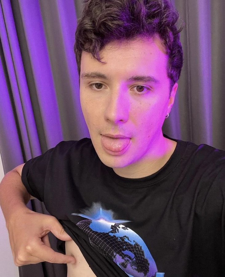 Basil 🦷 milk clone tweet media