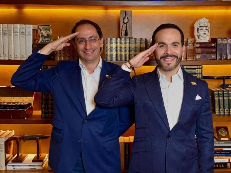 JulianHoyosar's tweet photo. Yo tenía diferencias de forma. Ya no las tengo. Las formas importan igual que el fondo. Creo que @jrestrp representa eso.

La decencia no resta contundencia. https://t.co/sNcANjNUwR