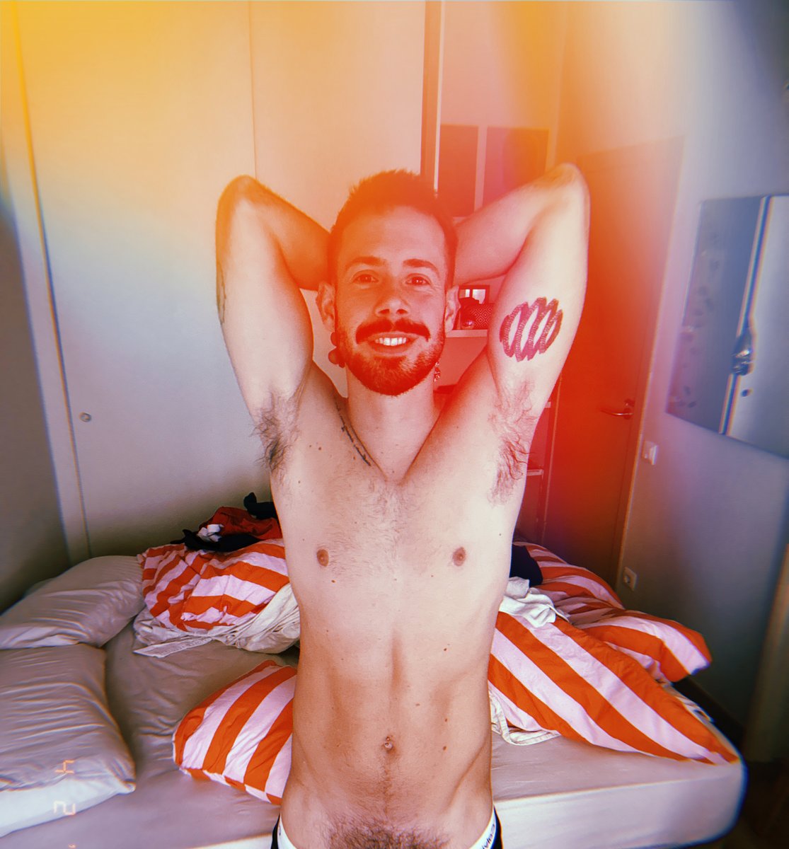 ElCaiet's tweet photo. body study #2
black underwear.
the full set is on my onlyfans ↓
link in bio
#OnlyFans #maleartist #malemodel #queerart https://t.co/cNDuv7MCYa