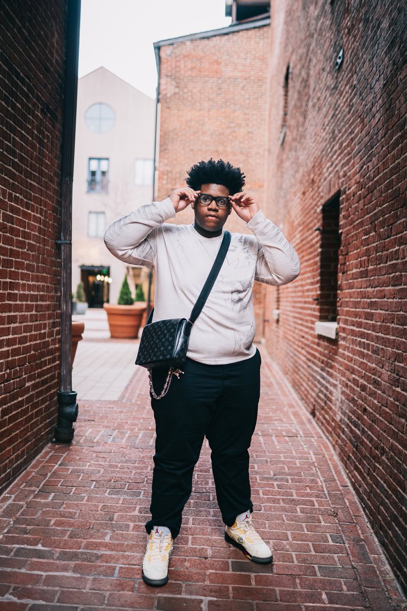 lorrodd_'s tweet photo. Happy gday to one icy ass nigga #18 https://t.co/pJtHpauect