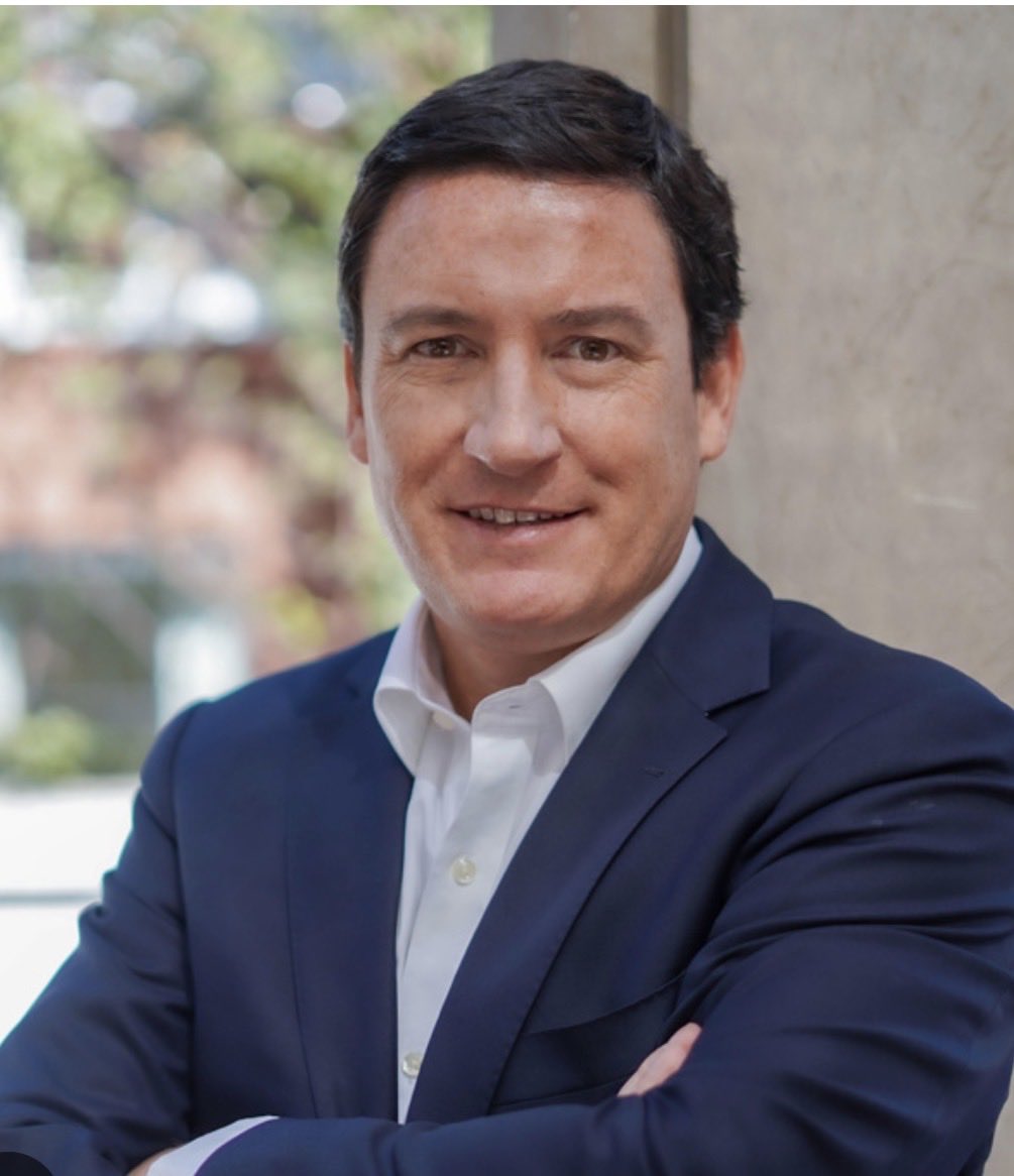 MaggInvernista's tweet photo. 🔴Arturo Squella confirma que despedirán a más de 1 millón de funcionarios públicos. Quién más está de acuerdo? ✌🏻 https://t.co/nW0HE5gncx