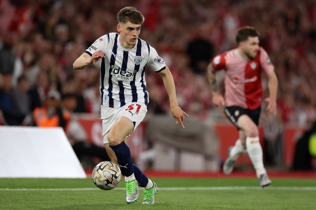 L1minus10's tweet photo. League 1 Minus 10.  Tom Fellows Derby Preamble.  RPs appreciated.

#saintsfc at The Hawthorns, featuring The Fulham buzz, Baggies definition of madness, Fellows to score and anyone remember Charlie Taylor?

https://t.co/rGZX7XaCF6 https://t.co/bKiTwcElMg