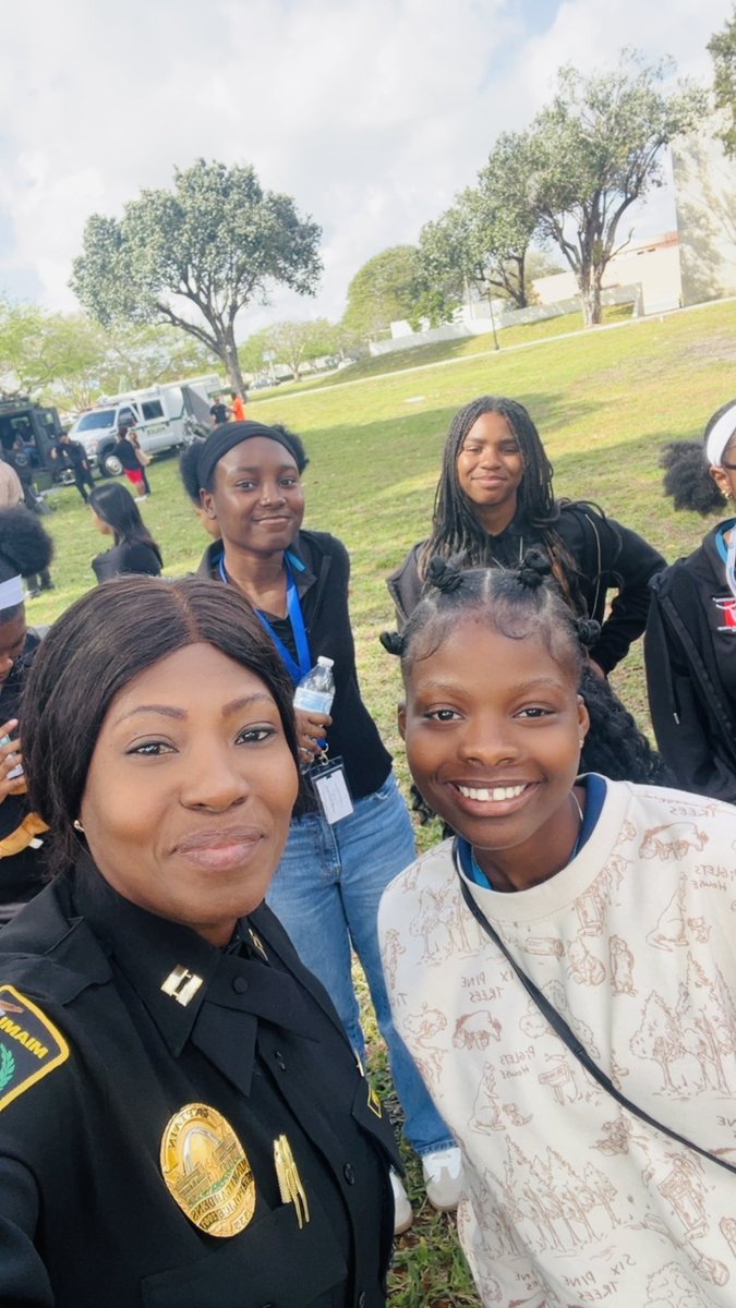 SergeantNJoseph's tweet photo. I was blessed to participate in Women in Law Enforcement Day, hosted by the Women of Tomorrow Mentor &amp; Scholarship Program.
It was a meaningful opportunity to inspire young women, provide guidance, and highlight the many diverse career paths available within our profession. https://t.co/diZwkBQyJo