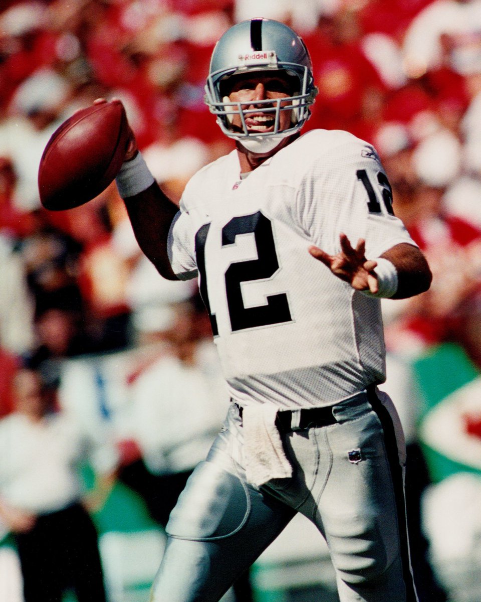 Raiders's tweet photo. Free agent ➡️ Raider great

Three-time AFC West Champion, two-time First-Team All-Pro, 2002 NFL MVP: No. 12, Rich "The Cannon" Gannon

#RaiderNation https://t.co/Ym6zKFM9mJ