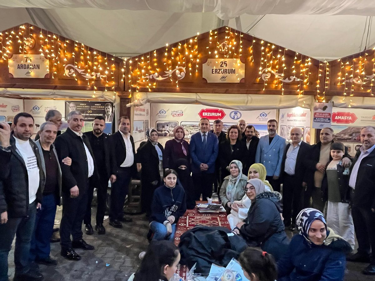 Ramazan Etkinlik Alanı’nda, AK Parti İl Yönetim Kurulu Üyemiz Av. Ahmet Keserci ile birlikte sivil toplum kuruluşlarımızın stantlarını ziyaret ederek kıymetli komşularımızla hasbihal ettik.

Bizleri güler yüzle karşılayan tüm komşularımıza gönülden teşekkür ediyorum. 
Ramazan’ın