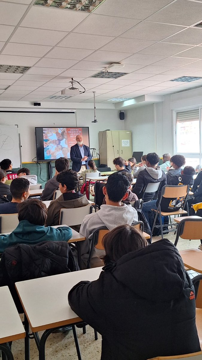 IES ISAAC ALBÉNIZ de Leganés tweet media