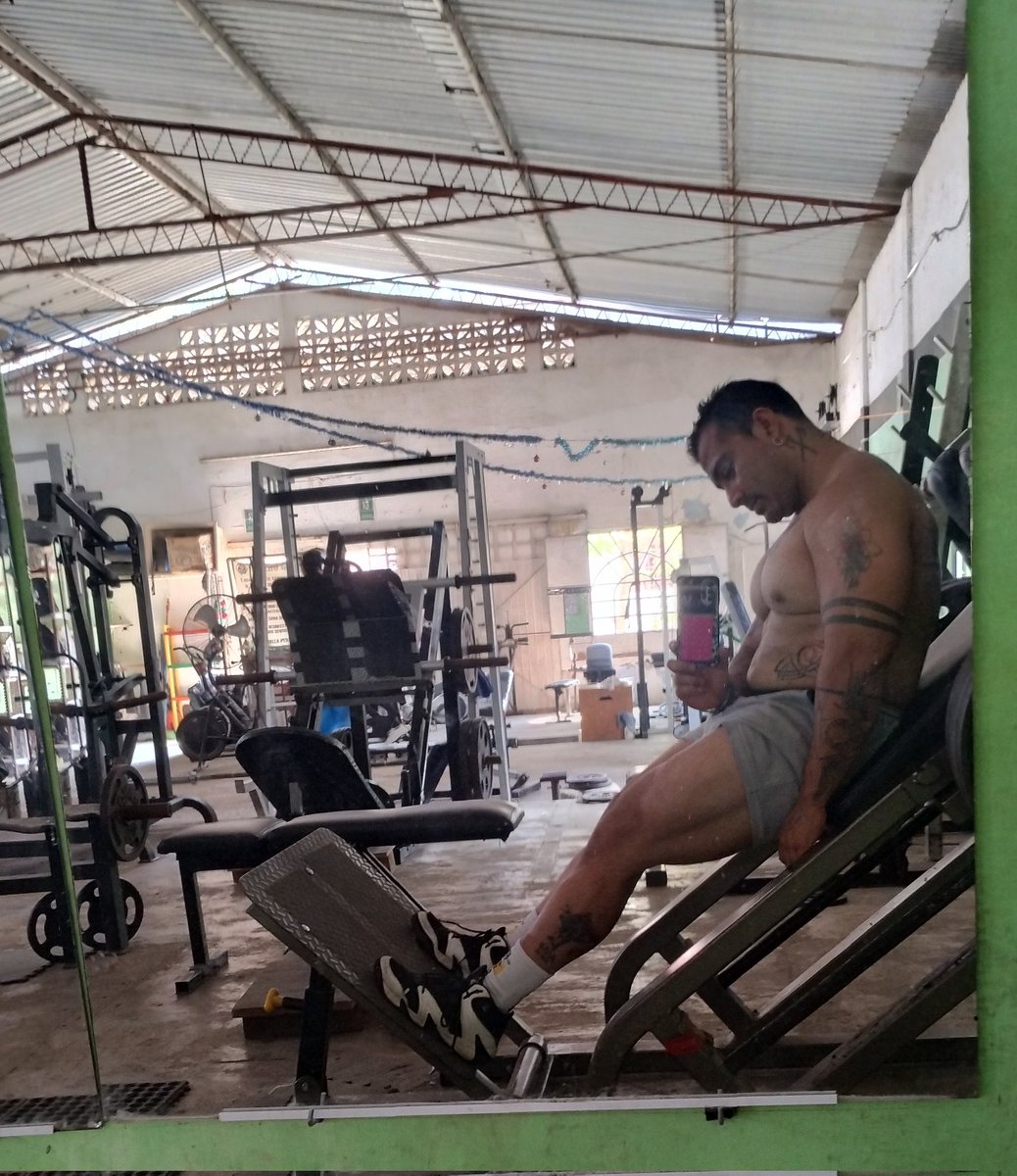 victor hugo tweet media