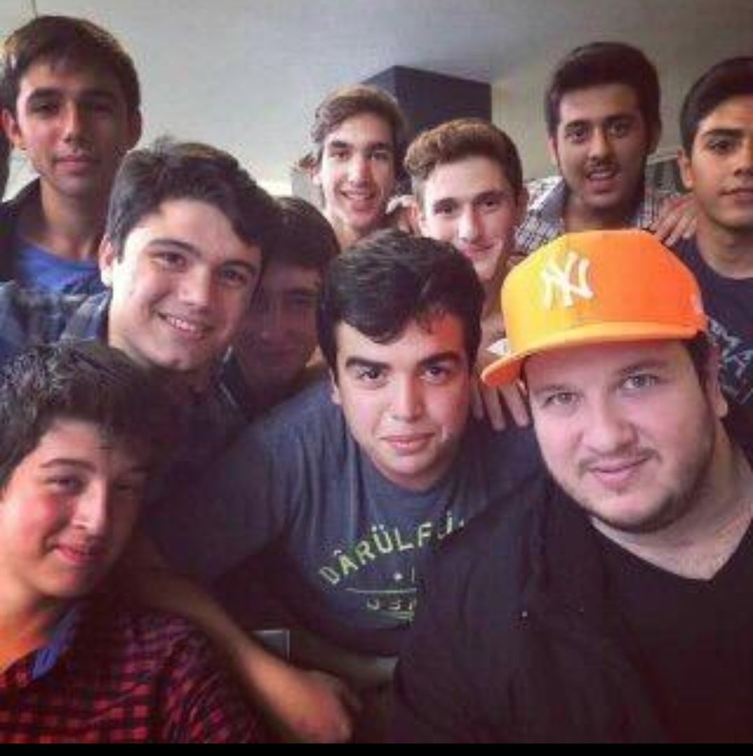 gednot's tweet photo. 2013te Kanyon Avm yemek katında, Şahan Gökbakar'a benzer bir sabotaji biz yapmıştık https://t.co/WkaxiMM66p