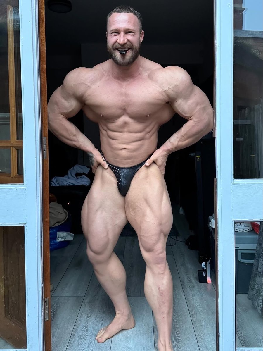 Posing Trunks tweet media