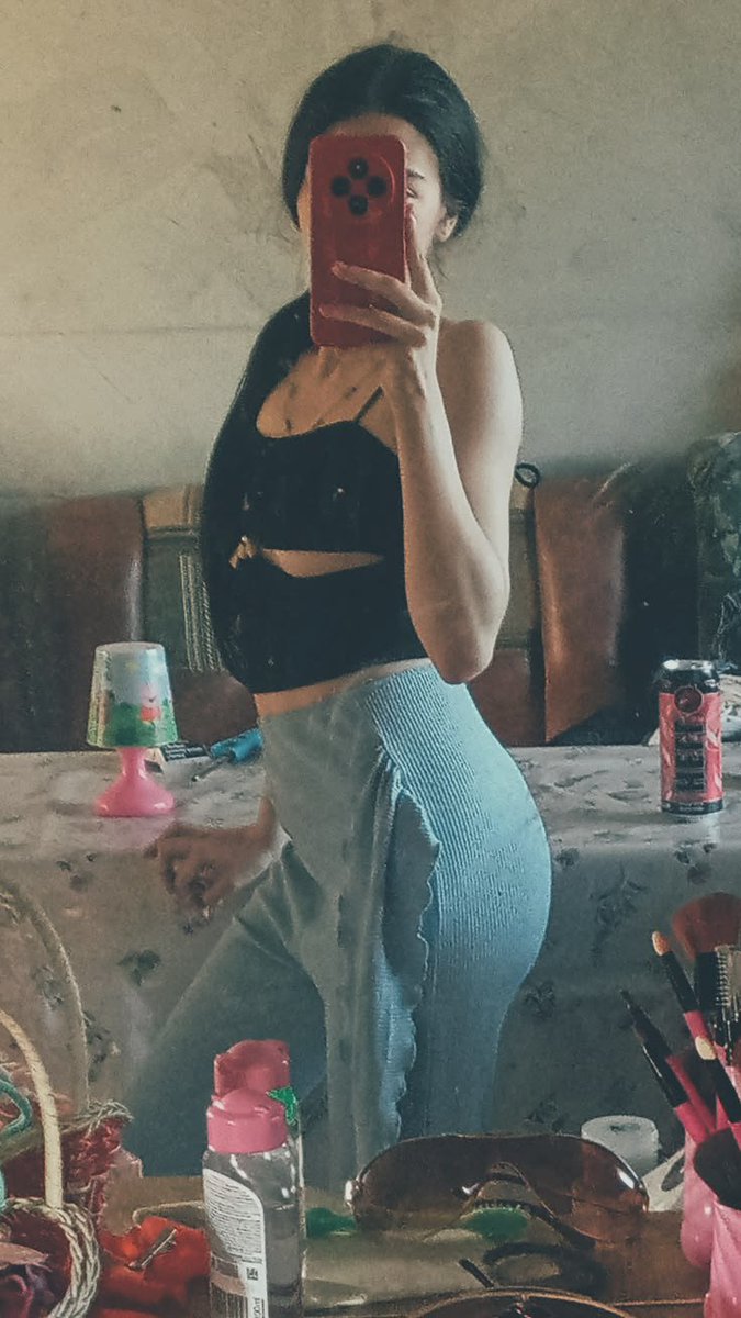 ساره tweet media