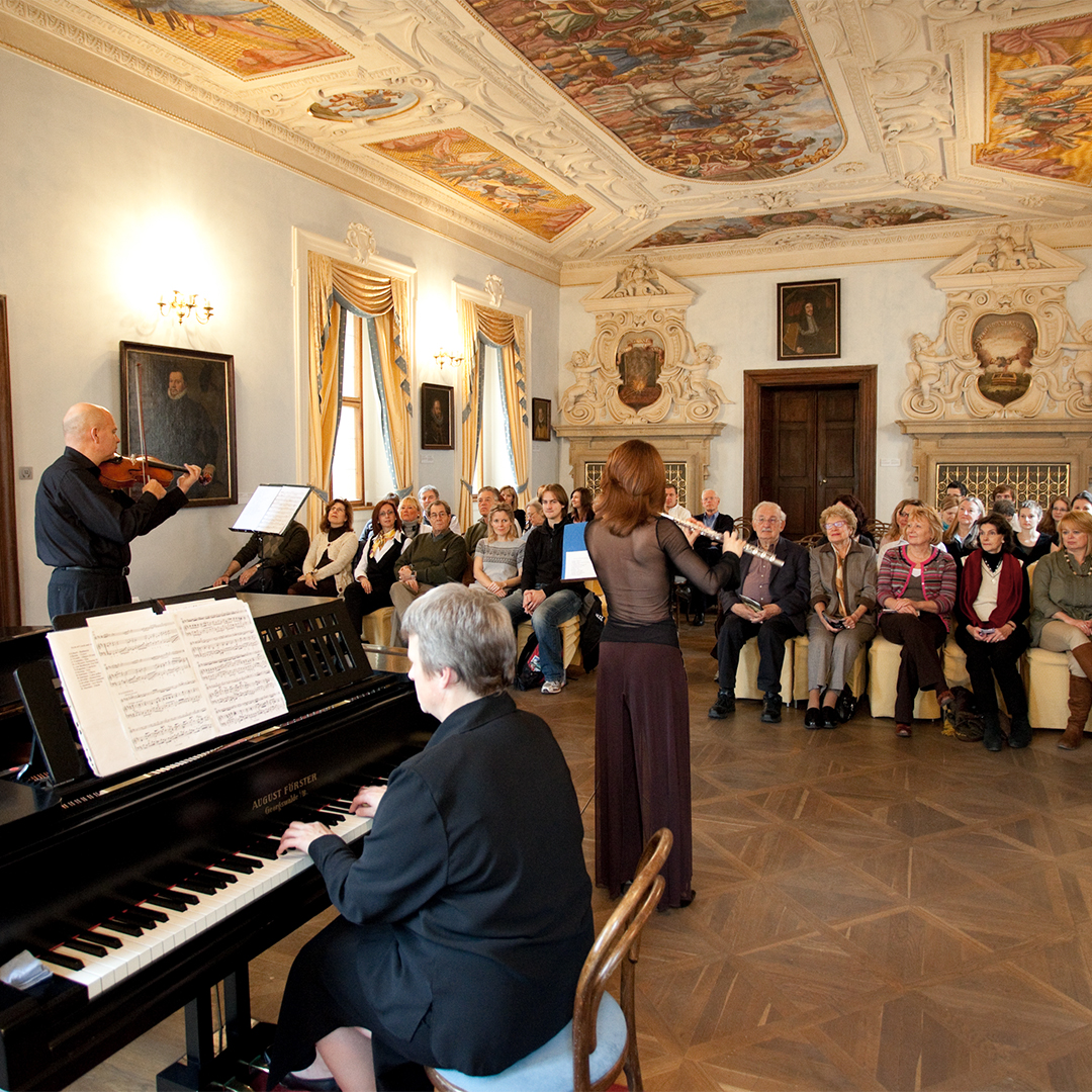 Kenzlyeu's tweet photo. 🤝 Meet our Partner Lobkowicz Palace in the Czech Republic

Kenzly is proud to partner with Lobkowicz Palace in the Czech Republic. You can now buy your tickets directly on Kenzly and enjoy a unique cultural experience in Prague.

Explore the Lobkowicz Palace Museum and discover one of the world’s most prestigious private art collections featuring masterpieces by Bruegel and Canaletto, along with original manuscripts by Mozart and Beethoven.

🎻 End your visit with a world-class classical music concert in the stunning 17th-century Baroque Concert Hall, and enjoy one of the most beautiful panoramic views of Prague from the palace balcony.

✨ Book now and enjoy 5% OFF.
👥 Group bookings: Contact us to get up to 10% discount.

More details on our partner page:
https://t.co/173a9Om7o2

#Kenzly #Prague #CzechRepublic #LobkowiczPalace #ClassicalMusic #MuseumExperience #TravelPartners #ThingsToDo #CulturalTravel #travel #tourism #tourists #tour #tourisme