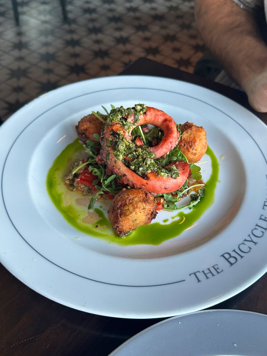 im eating this tweet media