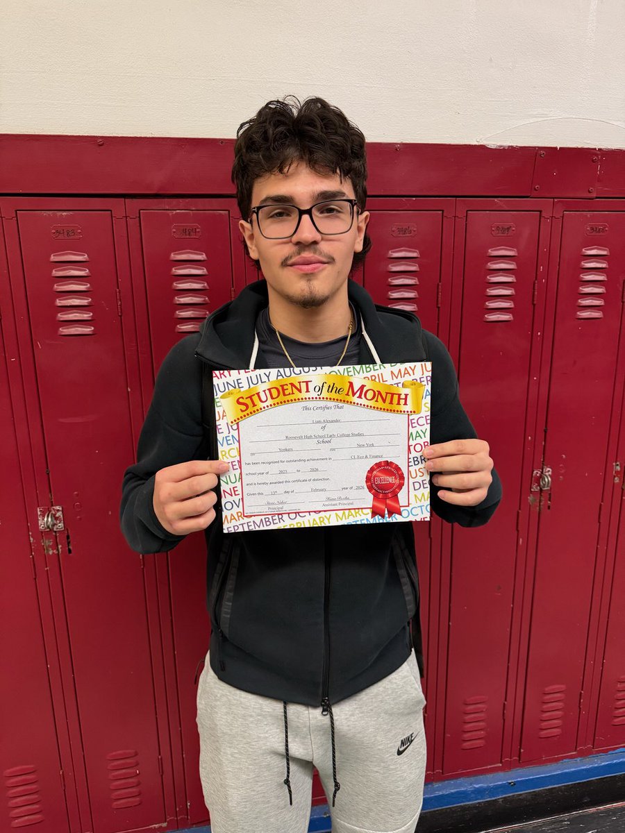 PrincipalNaber1's tweet photo. Congratulations to the RHSECS Students of the Month! Keep up the great work! #RHSECS #alwaysmovingforward #studentofthemonth @YonkersSchools @RcollinsJudon @AnibalSolerJr https://t.co/g05IbpRvdy