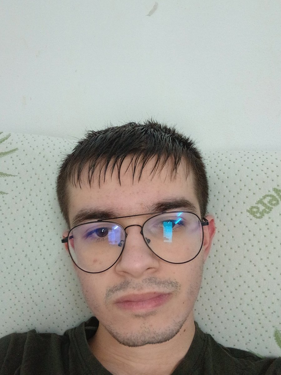 Queerloser000's tweet photo. wet era again (i really want to shave my whole body tho hah) https://t.co/mva2FCibaT
