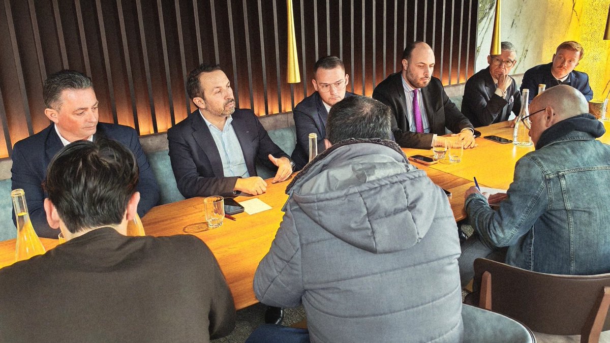 Très belle soirée avec l'ensemble des candidats tête de liste en présence de <a href="/sebchenu/">Sébastien Chenu</a>. La campagne municipale est la première étape vers le redressement du Pays en 2027, ces élections des 15 et 22 mars seront décisives. Avec mes colistiers, nous sommes prêts ! #Municipales2026