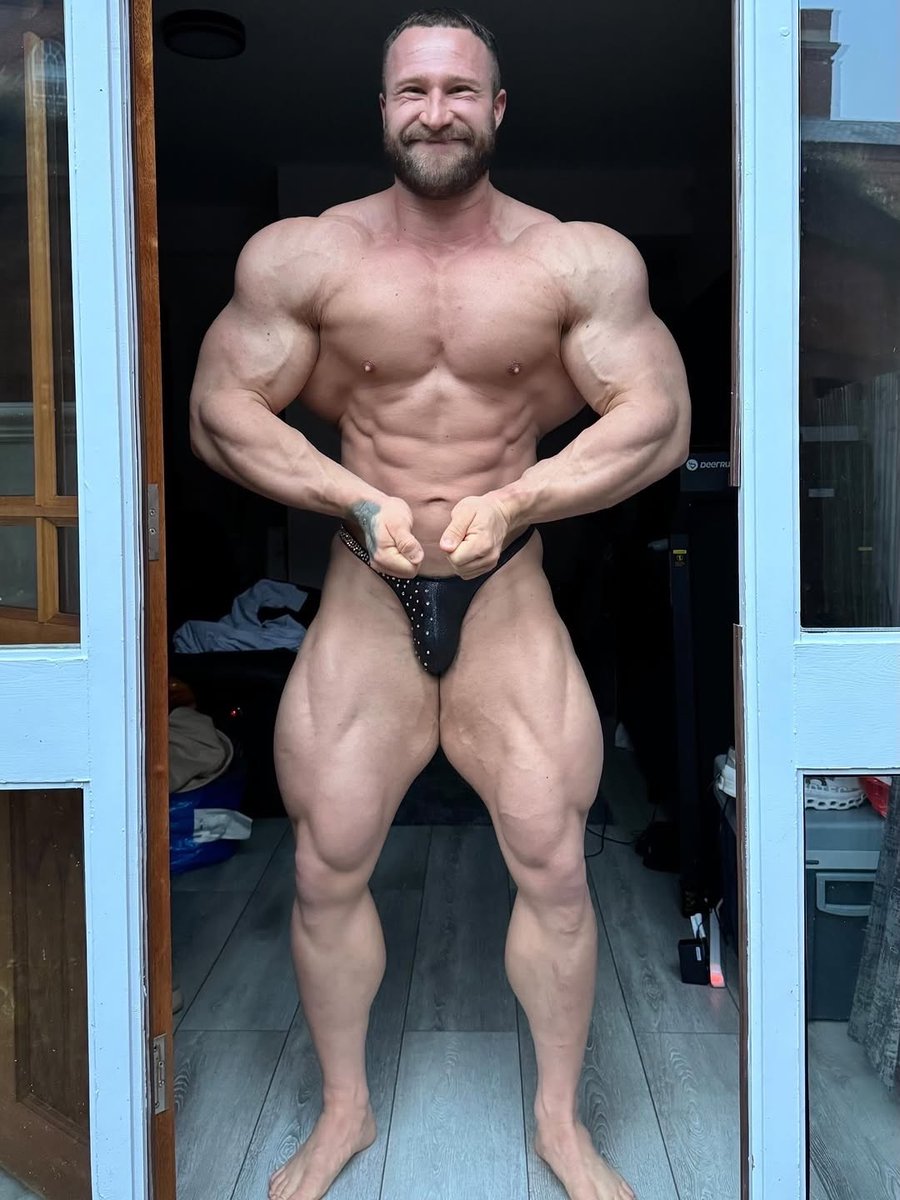 Posing Trunks tweet media