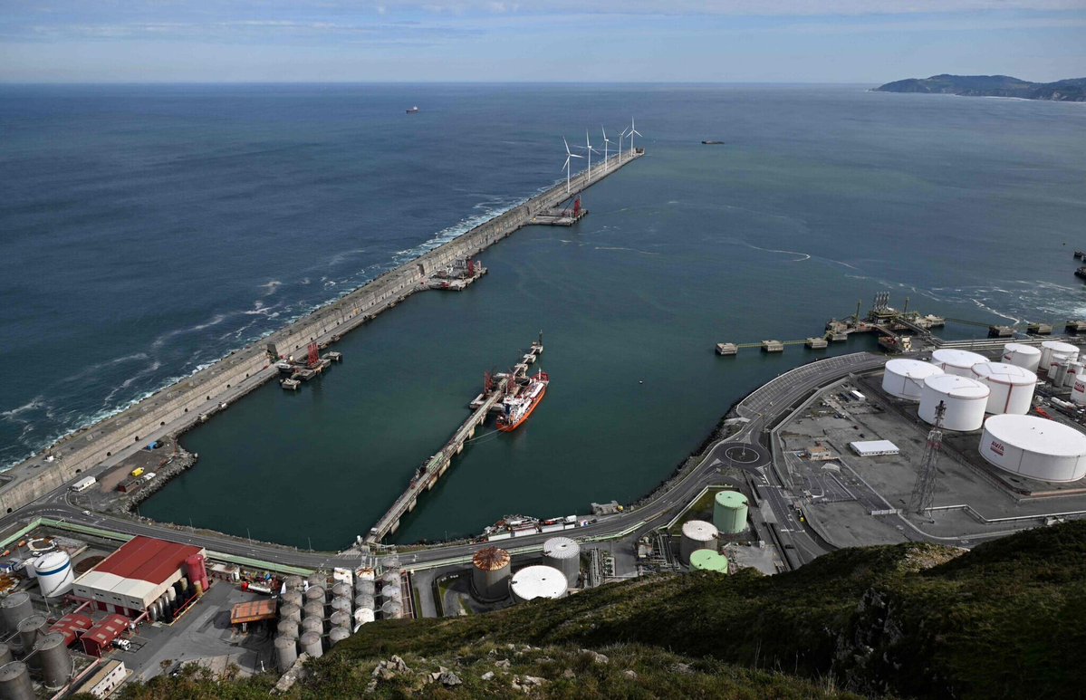 Le Parisien tweet media