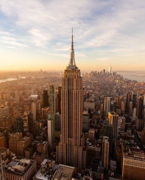 IanJaeger29's tweet photo. BREAKING: NYC is considering raising the Minimum Wage to $30 per hour. https://t.co/tnJtb2KL9j