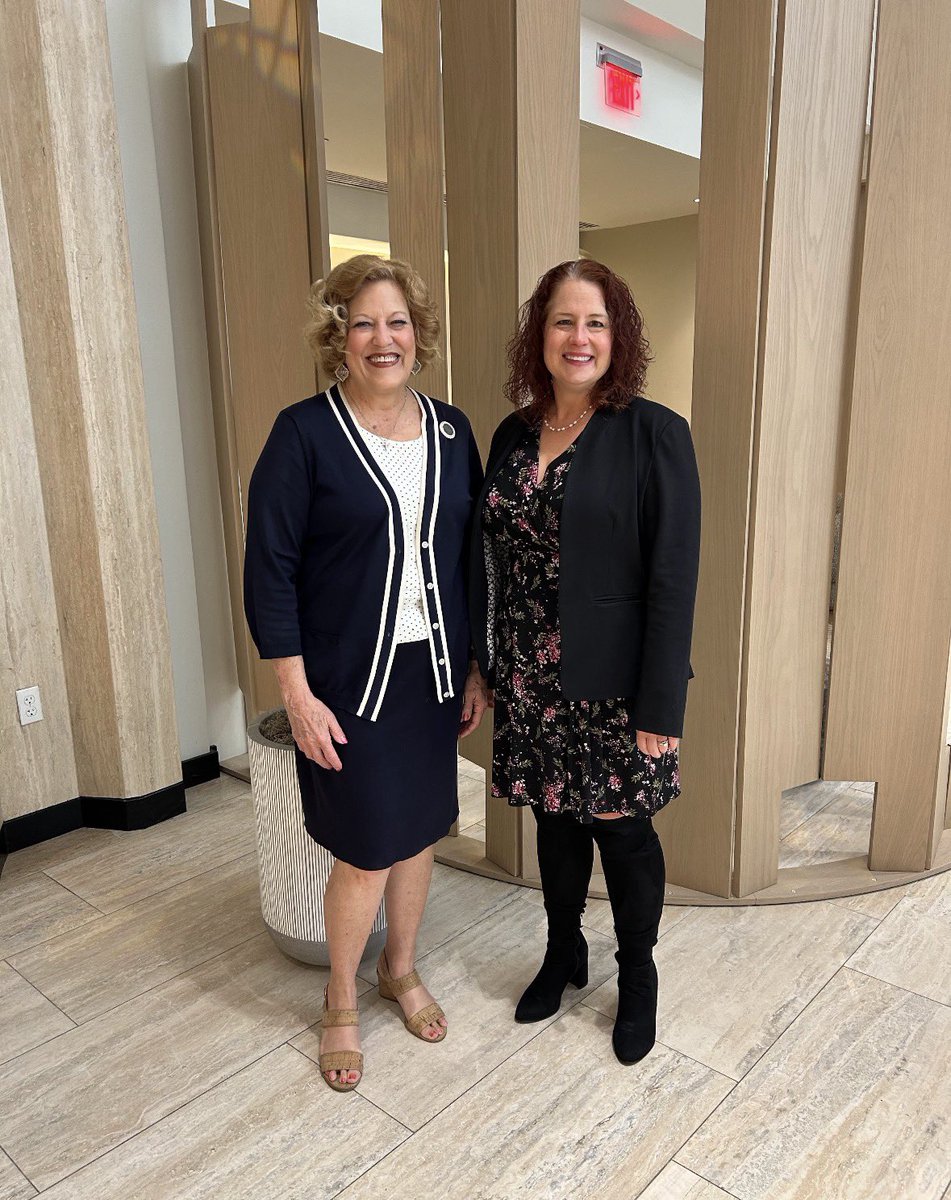 maggieslist1's tweet photo. Kansas has the opportunity this year to elect its first female Republican governor! 

Maggie’s List Executive Director Jen Biddison met up with @VickiSchmidtKS, who has earned Maggie’s List’s endorsement in this race.

https://t.co/5Jg2pFD6mz https://t.co/tpLWA2mRd3
