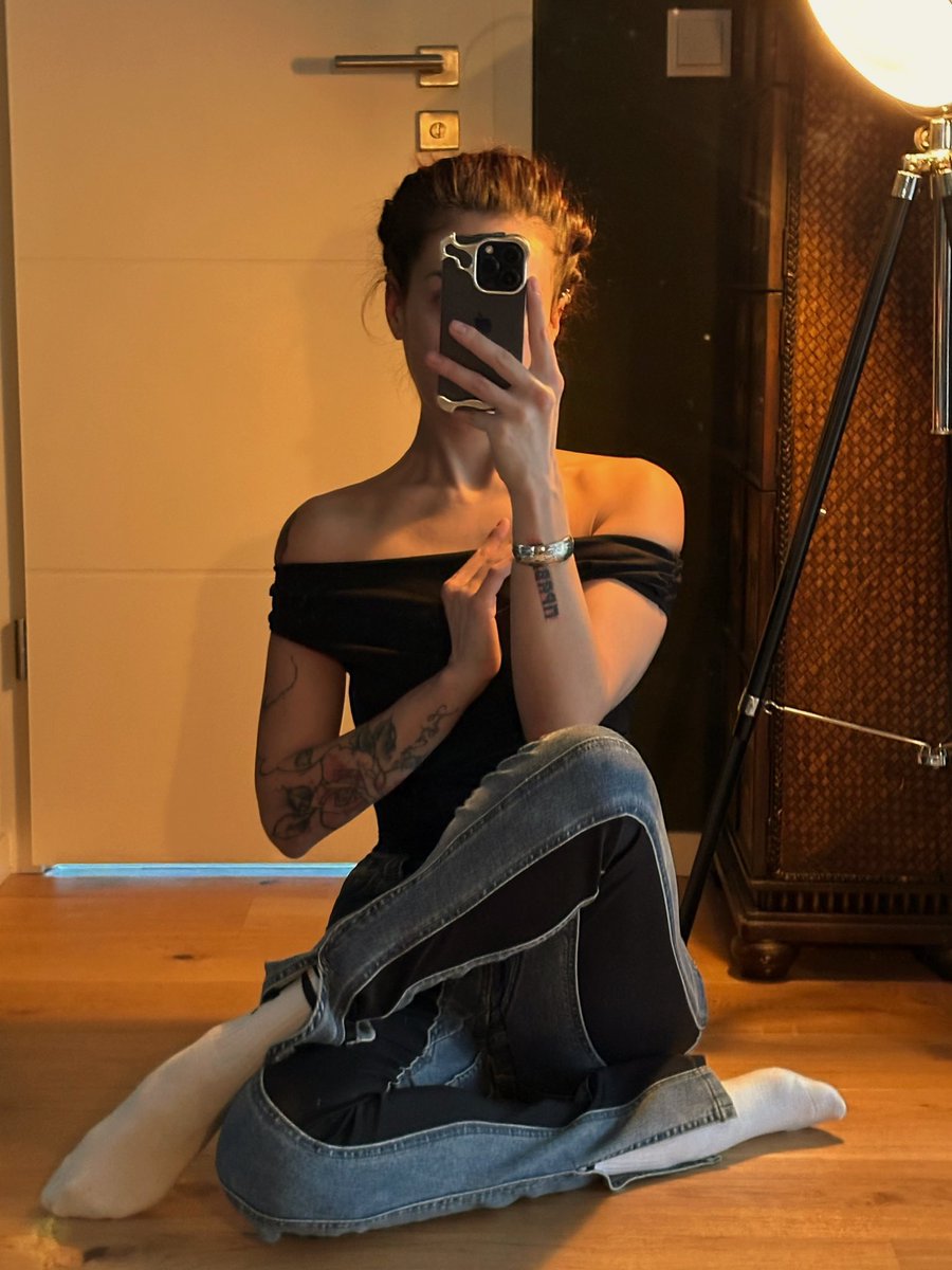 кара небесная tweet media