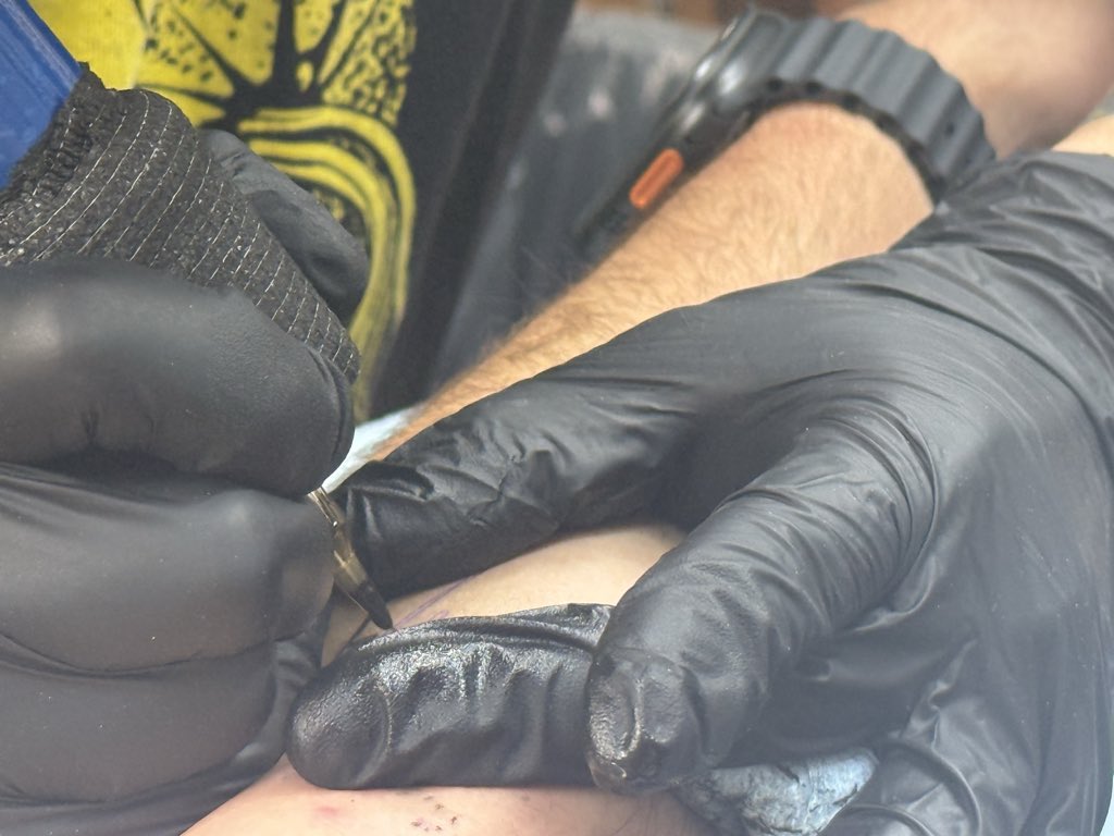 ri ✐ ch tweet media